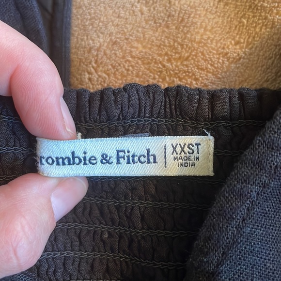 Abercrombie & Fitch XXS black mini dress with keyhole detail and smocked back - Picture 5 of 8